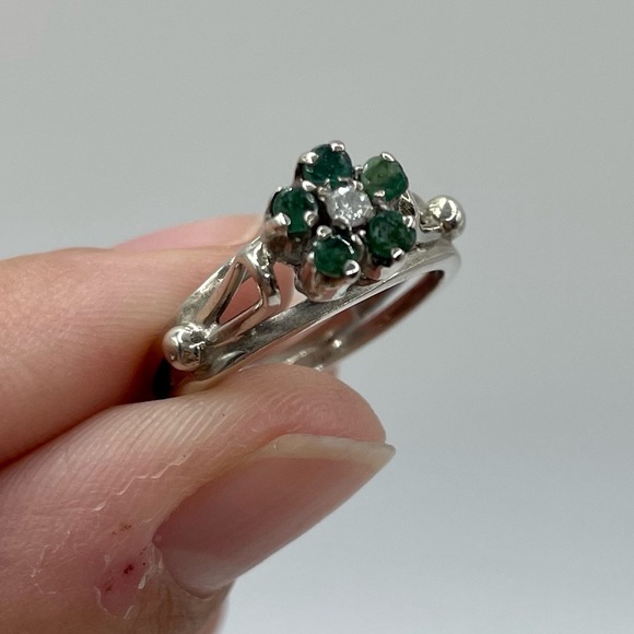 Vintage/Antique High Prong Diamond and Green Flower Solid 10k White Gold Ring - Picture 10 of 16